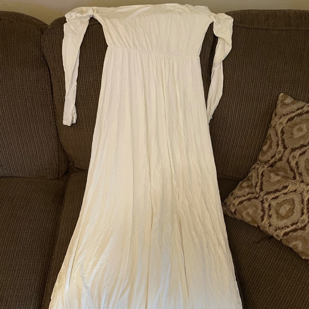 Brand new Beautiful PinkBlush maternity dress!